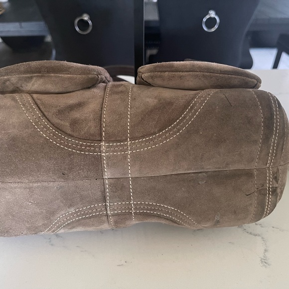 Vintage Coach Brown Suede Shoulder Bag with Gold Accents - Picture 6 of 9